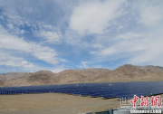 新疆首座集中式扶貧光伏電站運(yùn)行