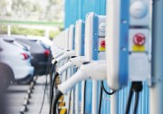 公共充電樁數(shù)量翻倍 充電樁行業(yè)迎考車市寒冬