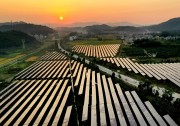 國家能源局：光伏扶貧惠及415萬貧困戶 每年可產(chǎn)生發(fā)電收益約180億