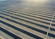 英利為中東地區(qū)大型雙面電站提供高效光伏產(chǎn)品